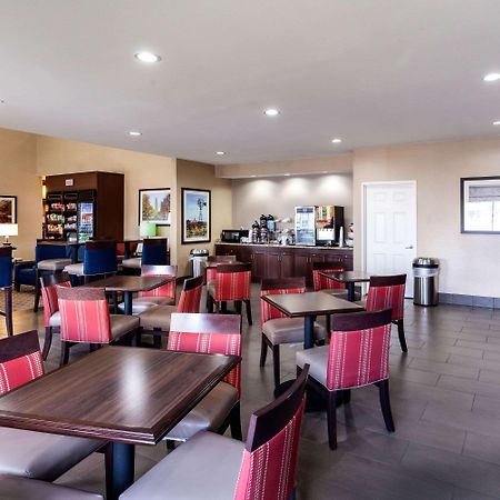 Comfort Suites University Lincoln Extérieur photo